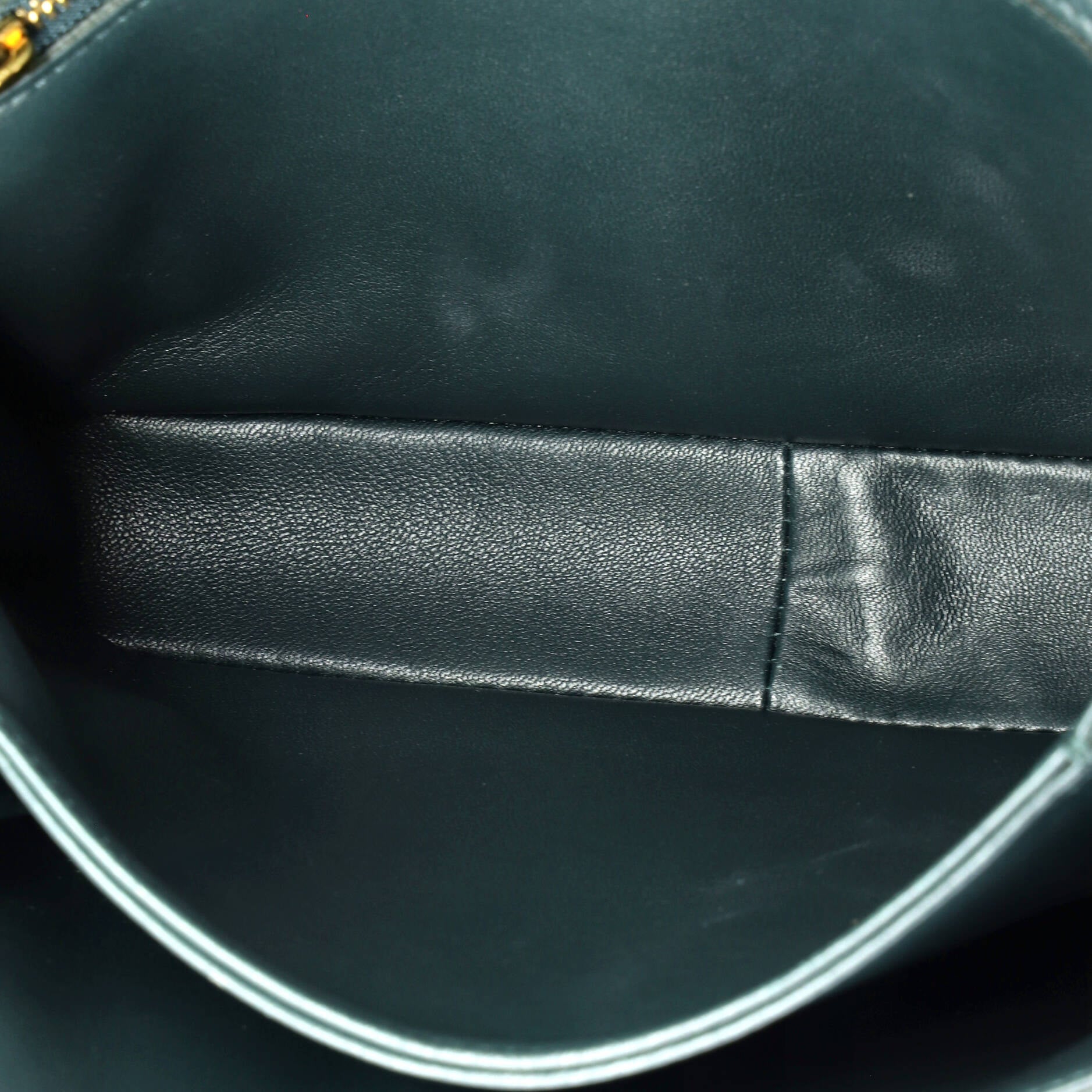 Triomphe Shoulder Bag Smooth Calfskin Medium