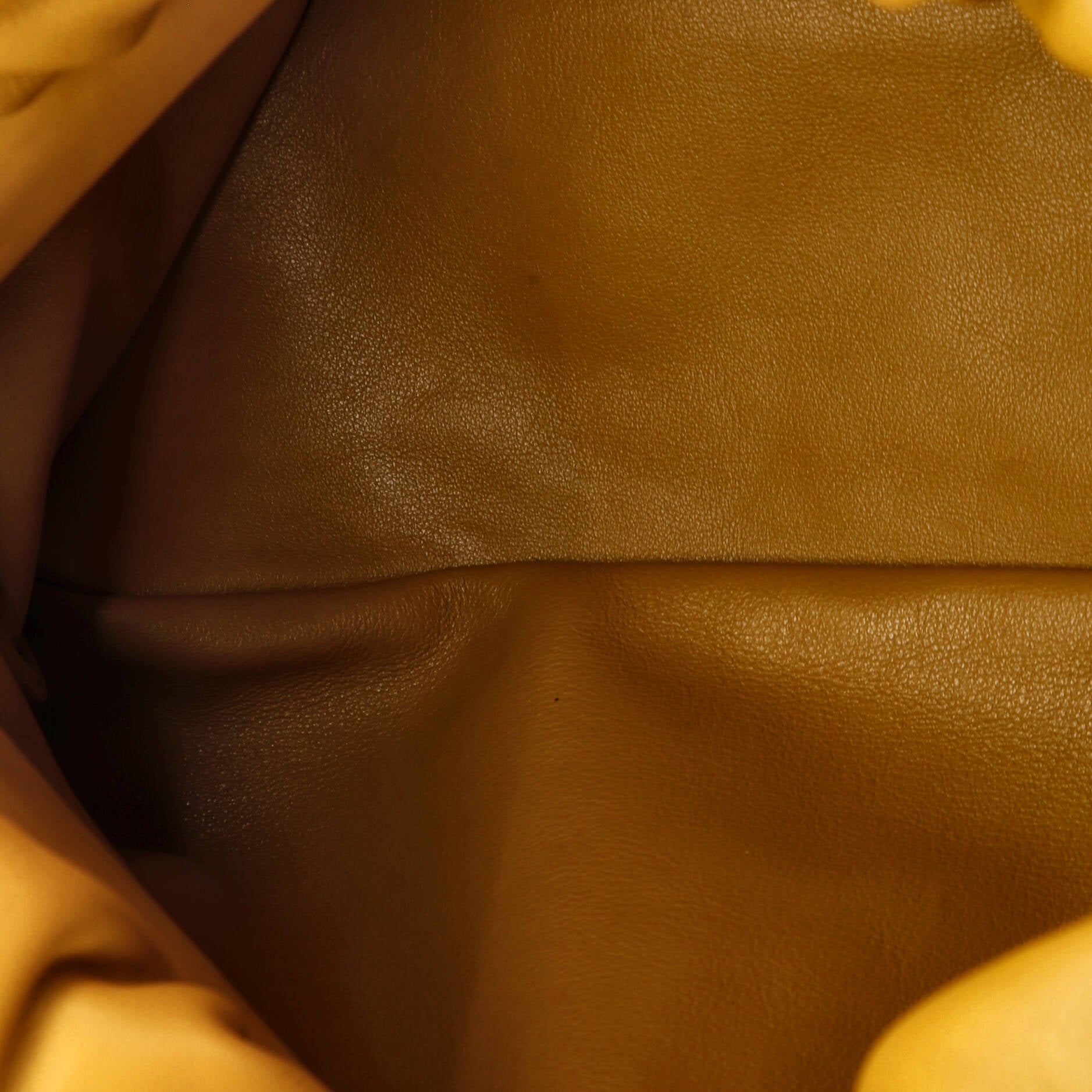The Chain Pouch Leather