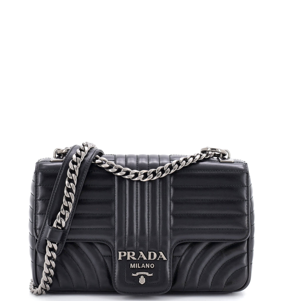 Chain Flap Shoulder Bag Diagramme Quilted Leather Medium