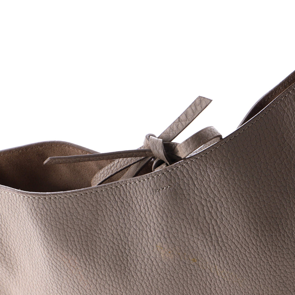 Trotteur Pocket Hobo Grainy Leather Medium