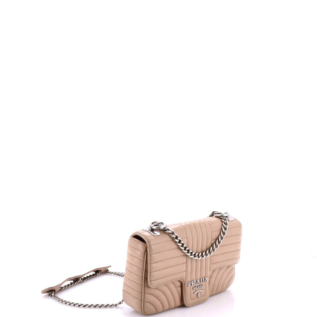 Chain Flap Shoulder Bag Diagramme Quilted Leather Medium