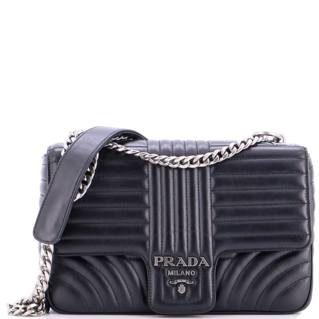 Chain Flap Shoulder Bag Diagramme Quilted Leather Medium