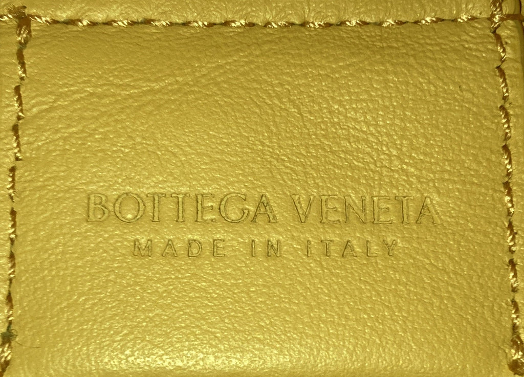 Point Shoulder Bag Leather Medium