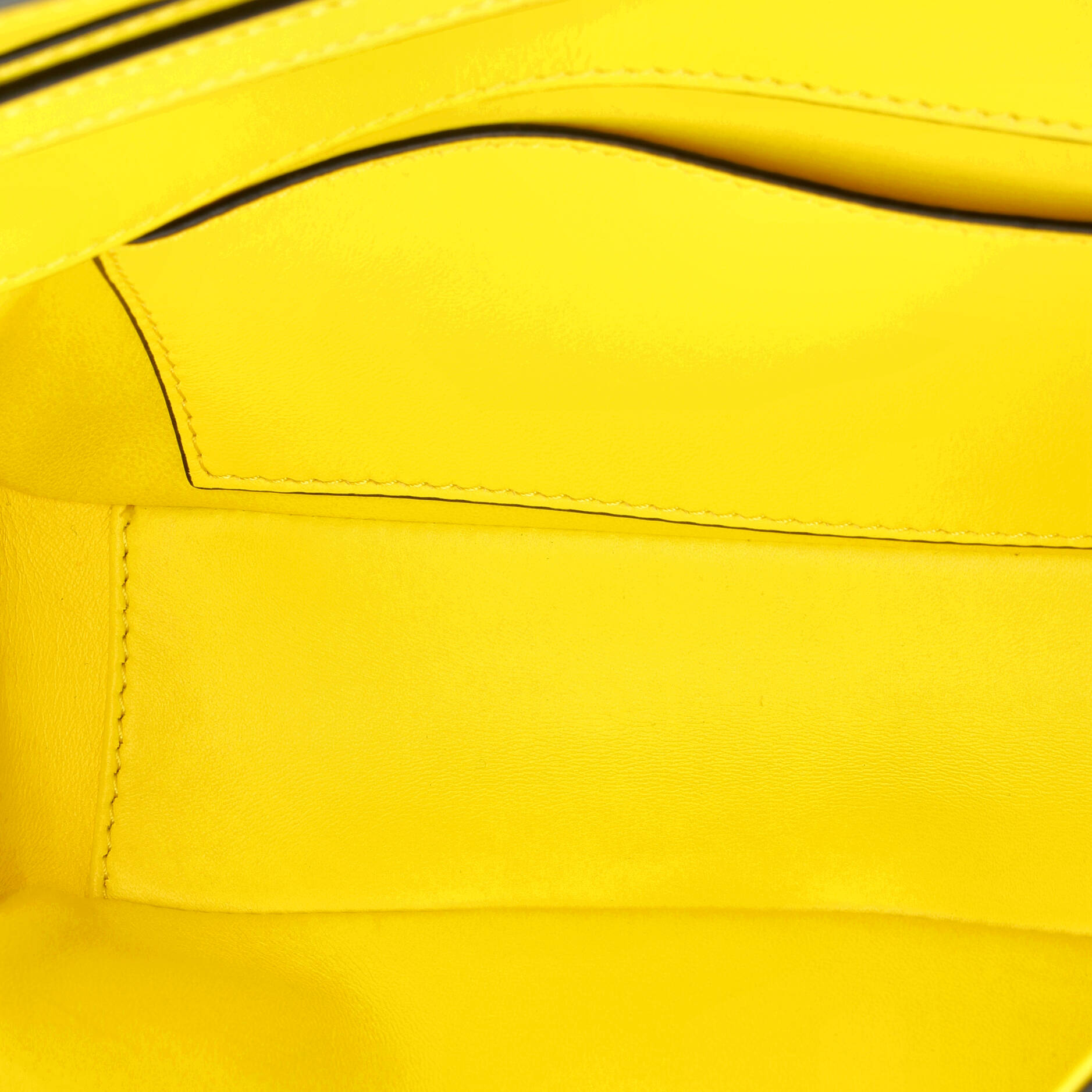 VLogo Loco Flap Shoulder Bag Leather Medium