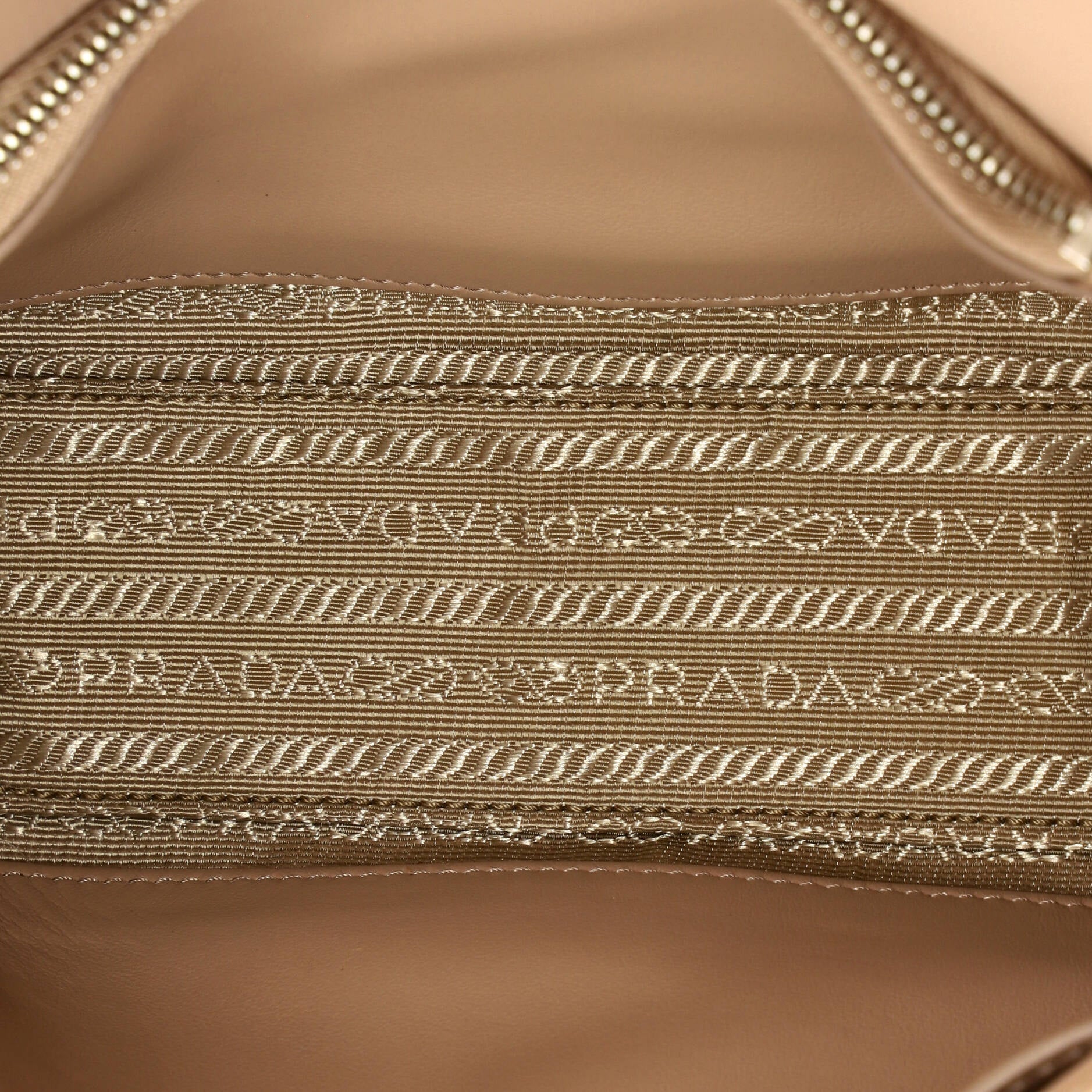 Chain Flap Shoulder Bag Diagramme Quilted Leather Medium