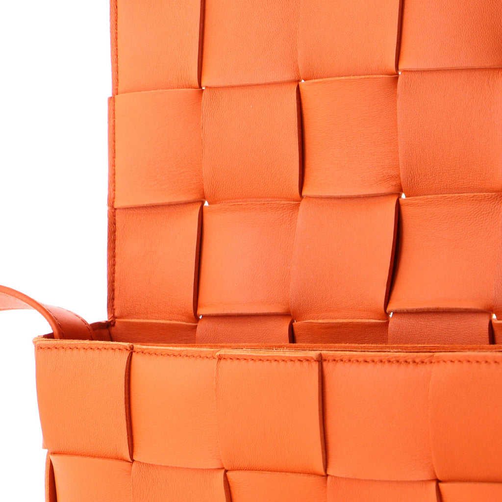 Cassette Crossbody Bag Maxi Intrecciato Leather Small