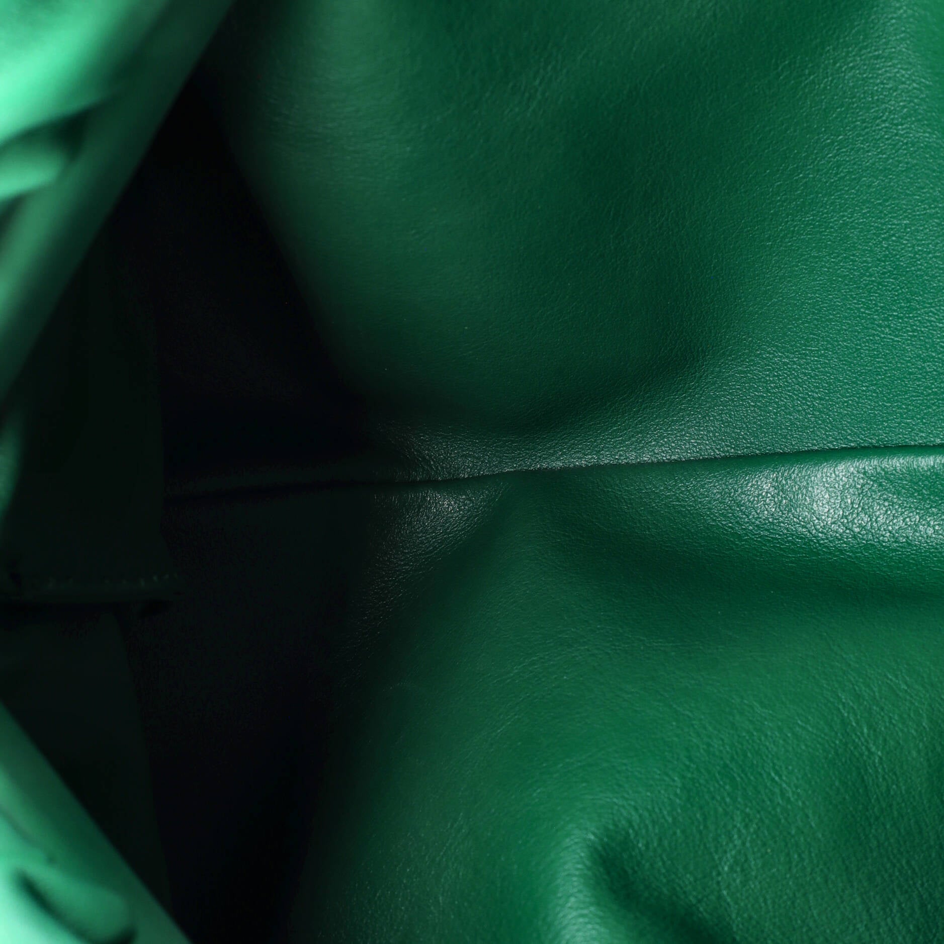 The Chain Pouch Leather