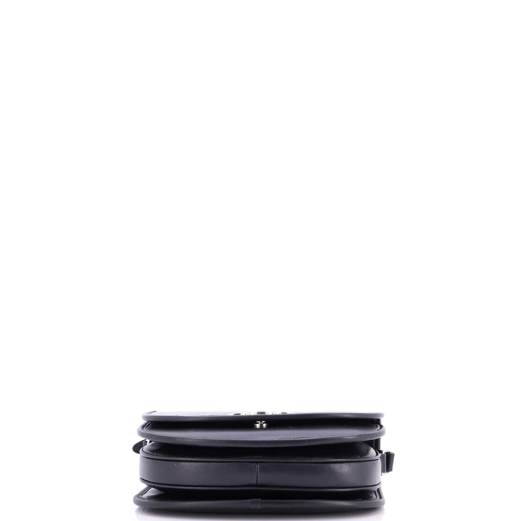 Besace Triomphe Shoulder Bag Leather Medium