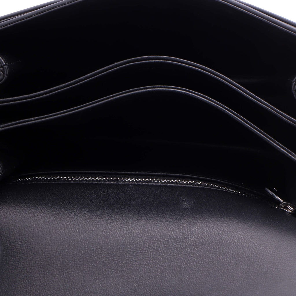 Besace Triomphe Shoulder Bag Leather Medium