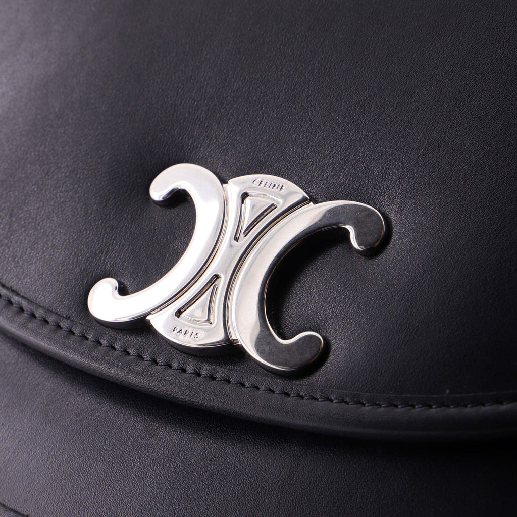 Besace Triomphe Shoulder Bag Leather Medium
