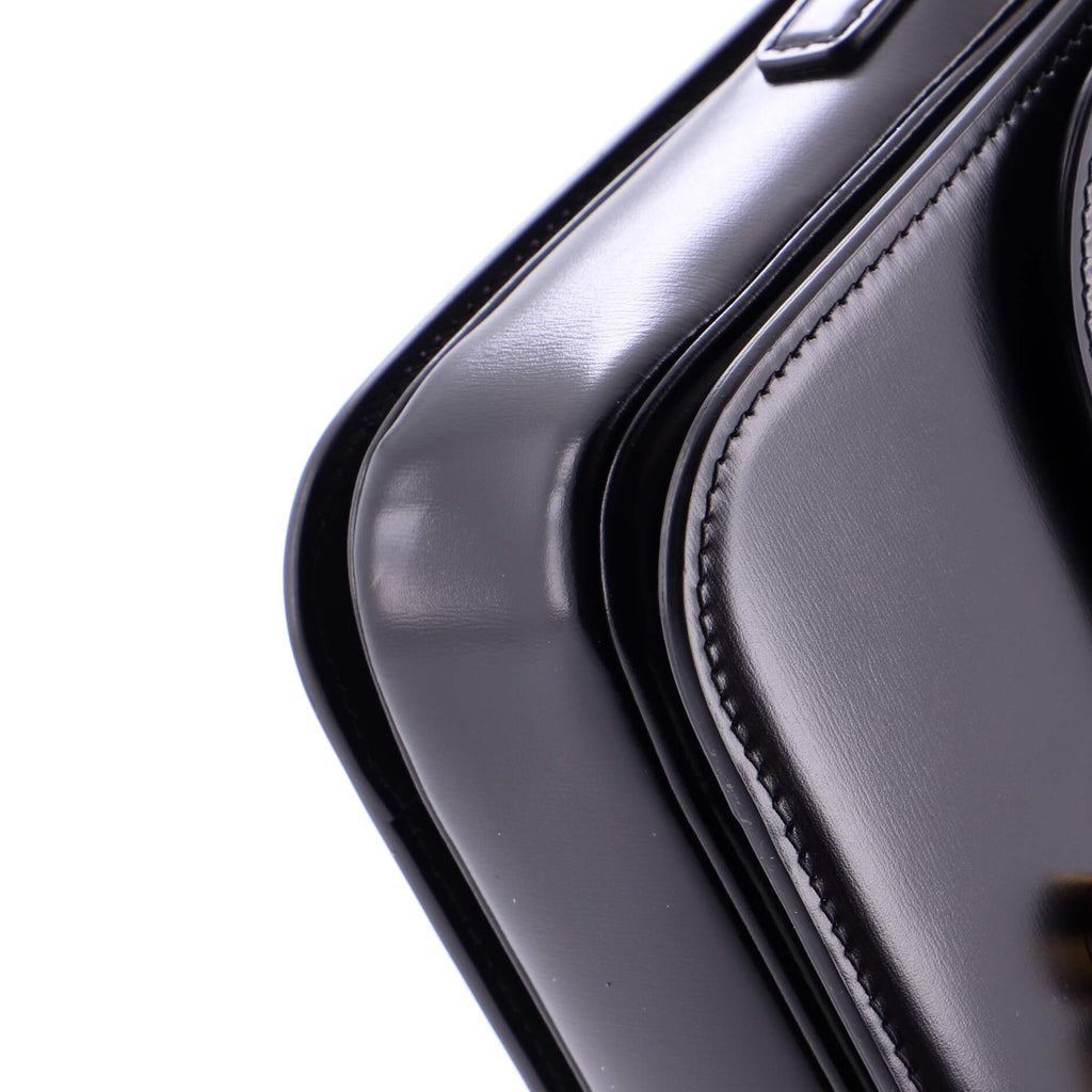 Triomphe Shoulder Bag Smooth Calfskin Medium