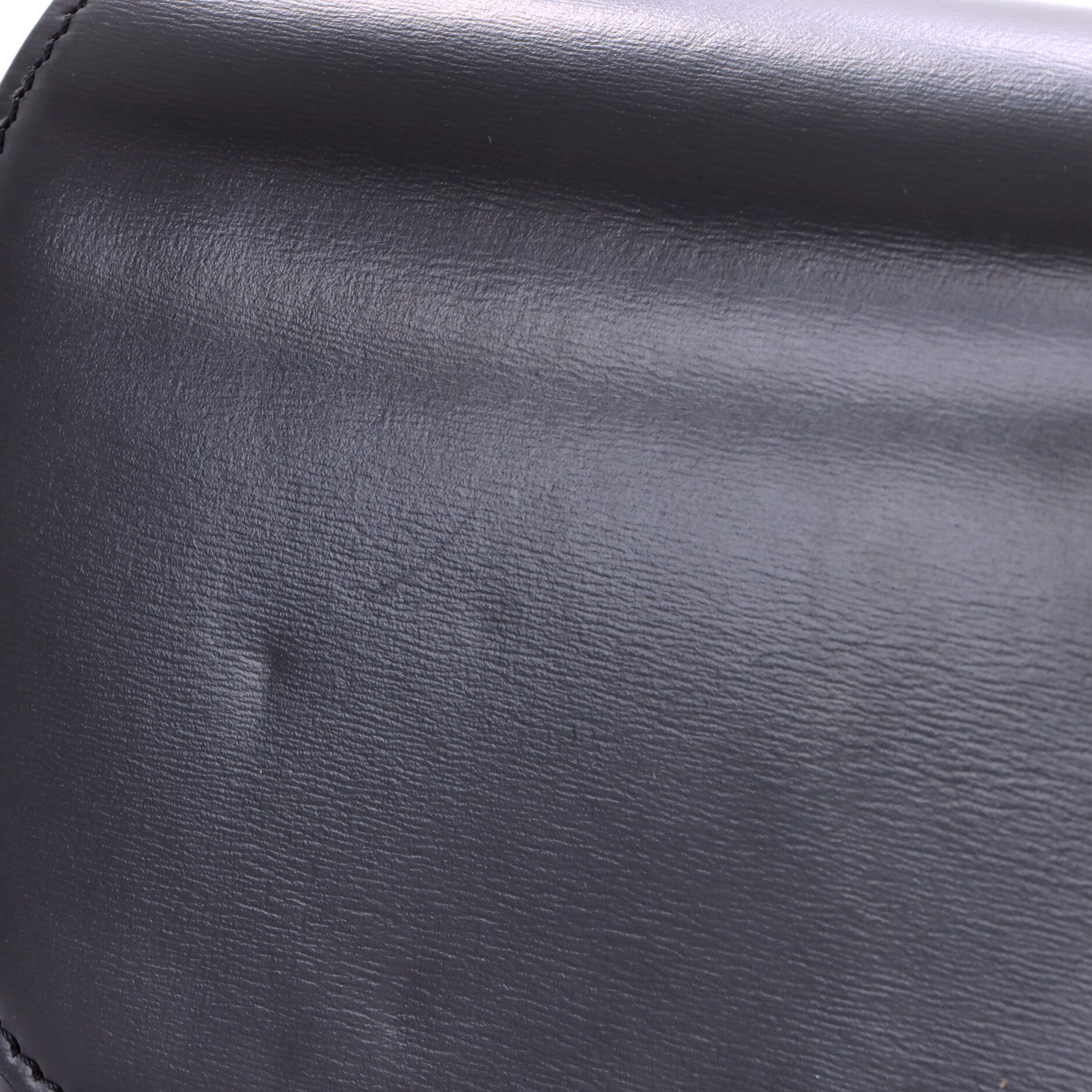 Triomphe Shoulder Bag Smooth Calfskin Medium