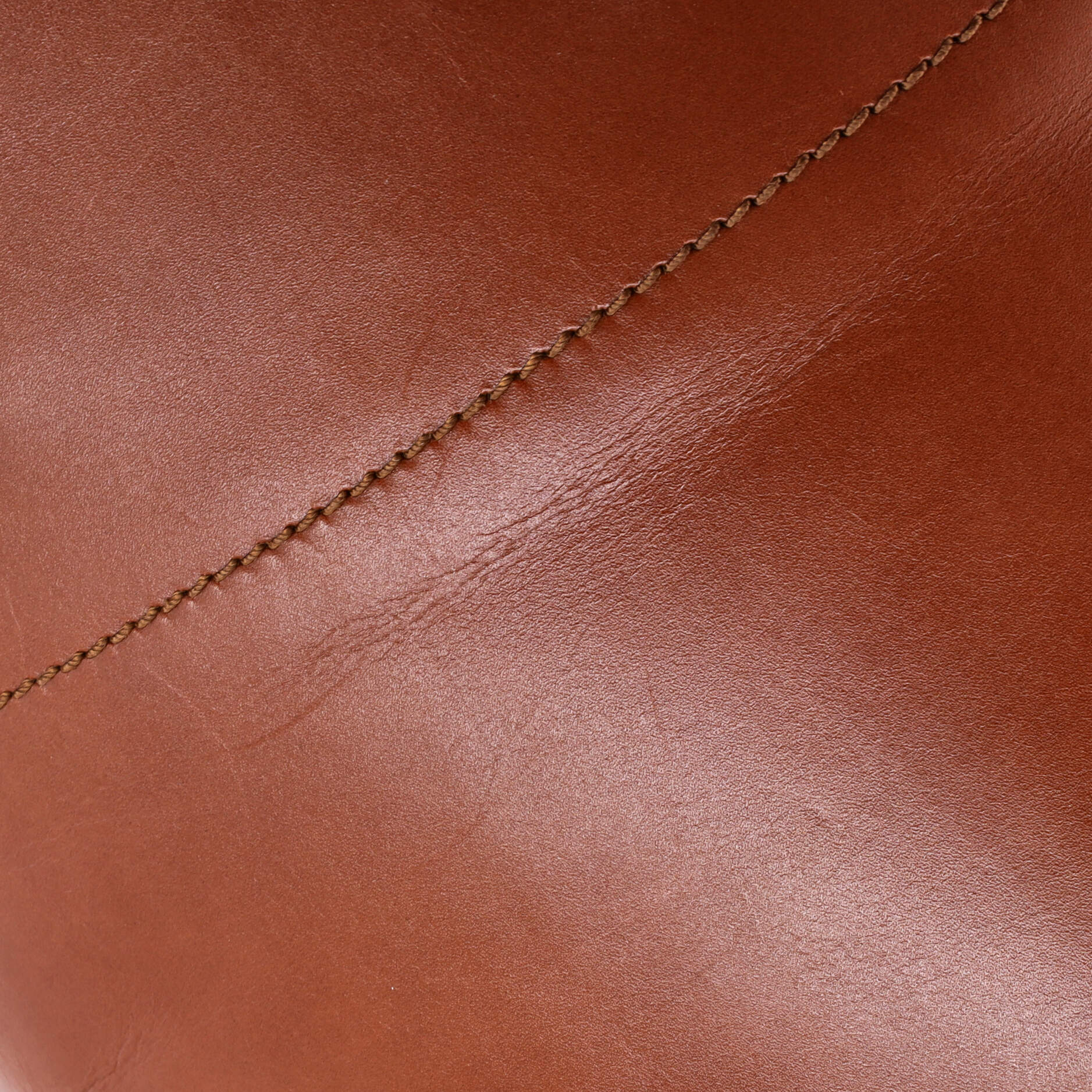 Maillon Triomphe Bucket Bag Leather Medium
