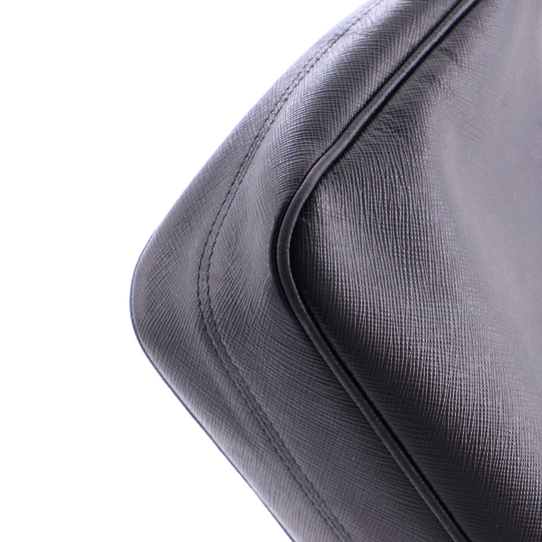 Re-Edition 2005 Shoulder Bag Saffiano Leather Small