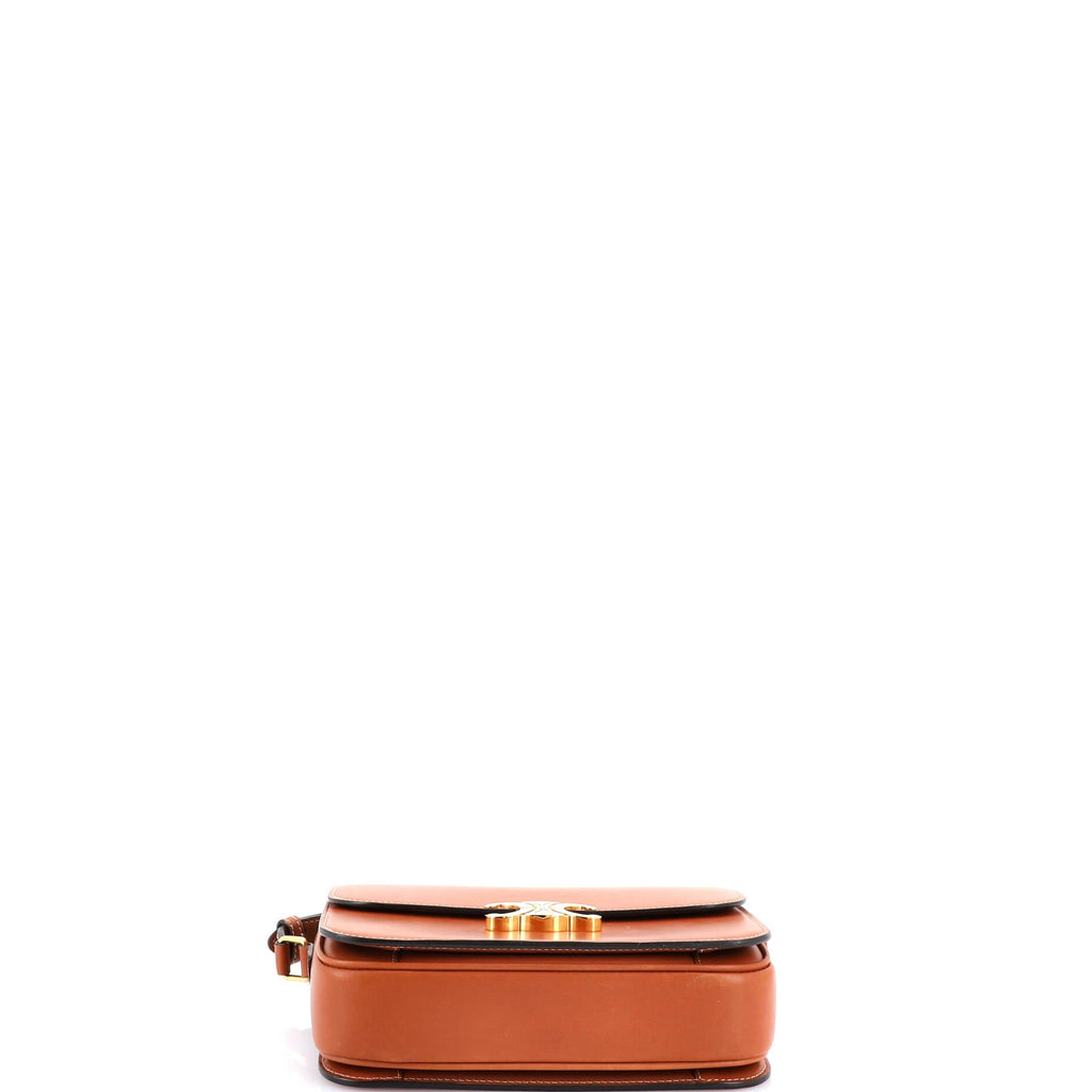 Triomphe Shoulder Bag Smooth Calfskin Medium