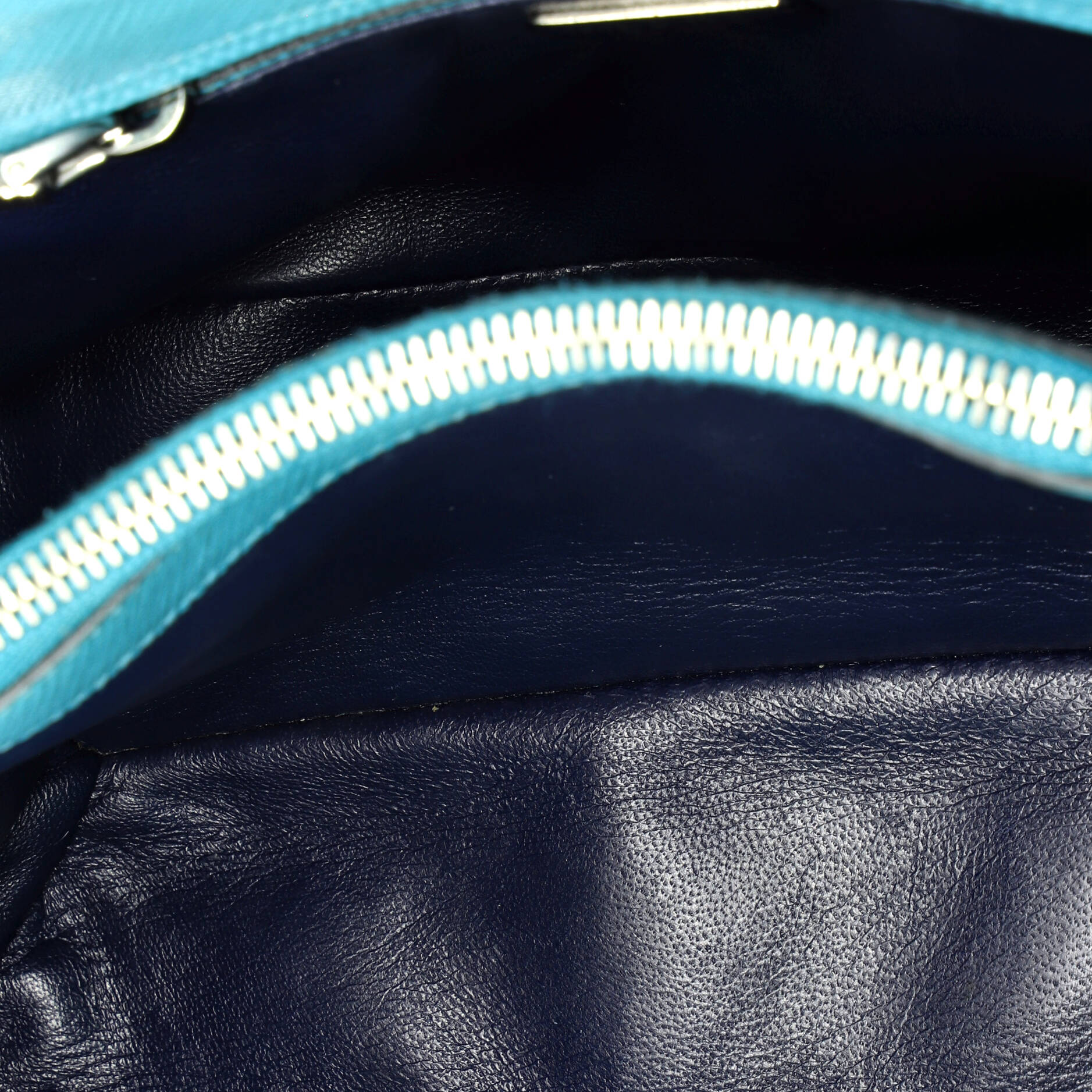 Turnlock Cuir Twin Tote Saffiano Leather Small