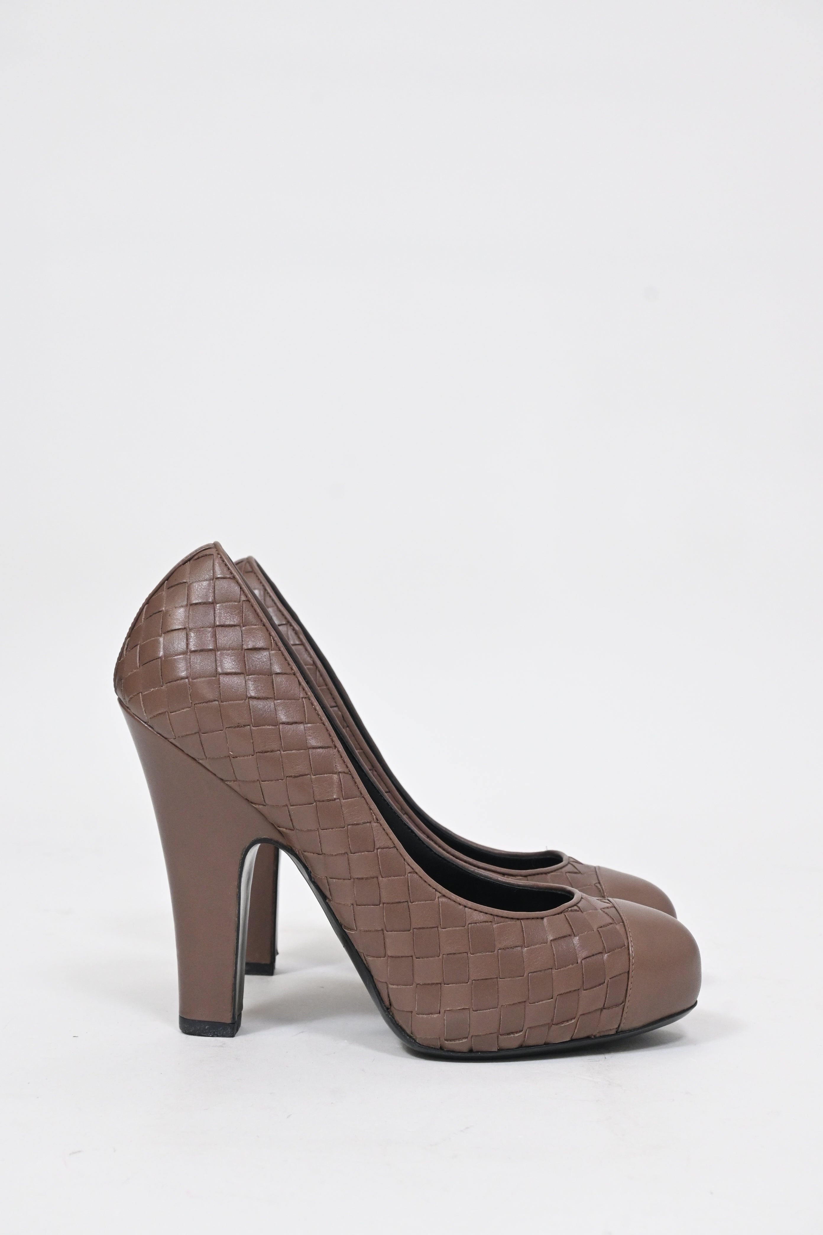 Bottega Veneta Weave Pumps in Brown Intrecciato Leather
