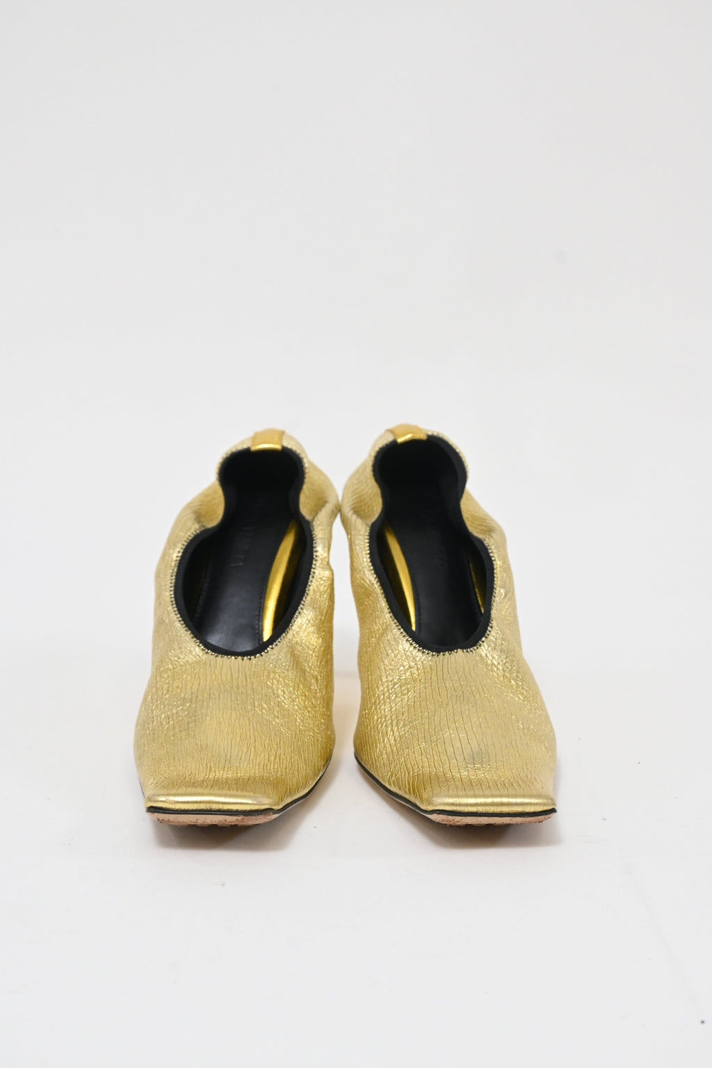 Bottega Veneta Crunch Sharpei Pumps in Gold Leather