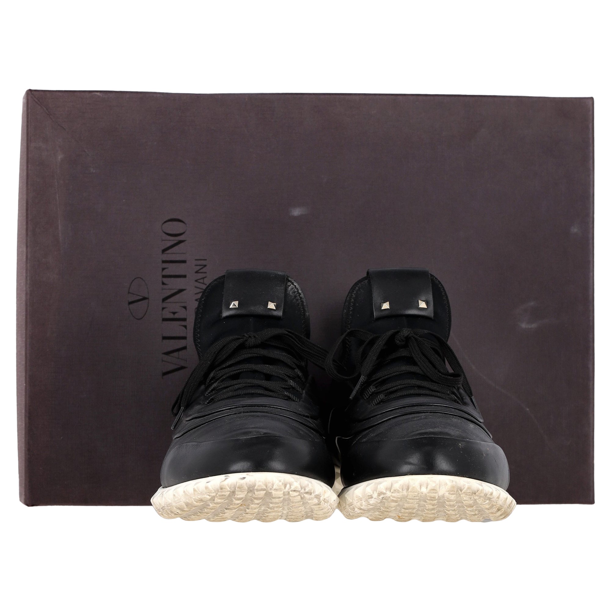 Valentino Soul AM Sneakers in Black Calfskin Leather