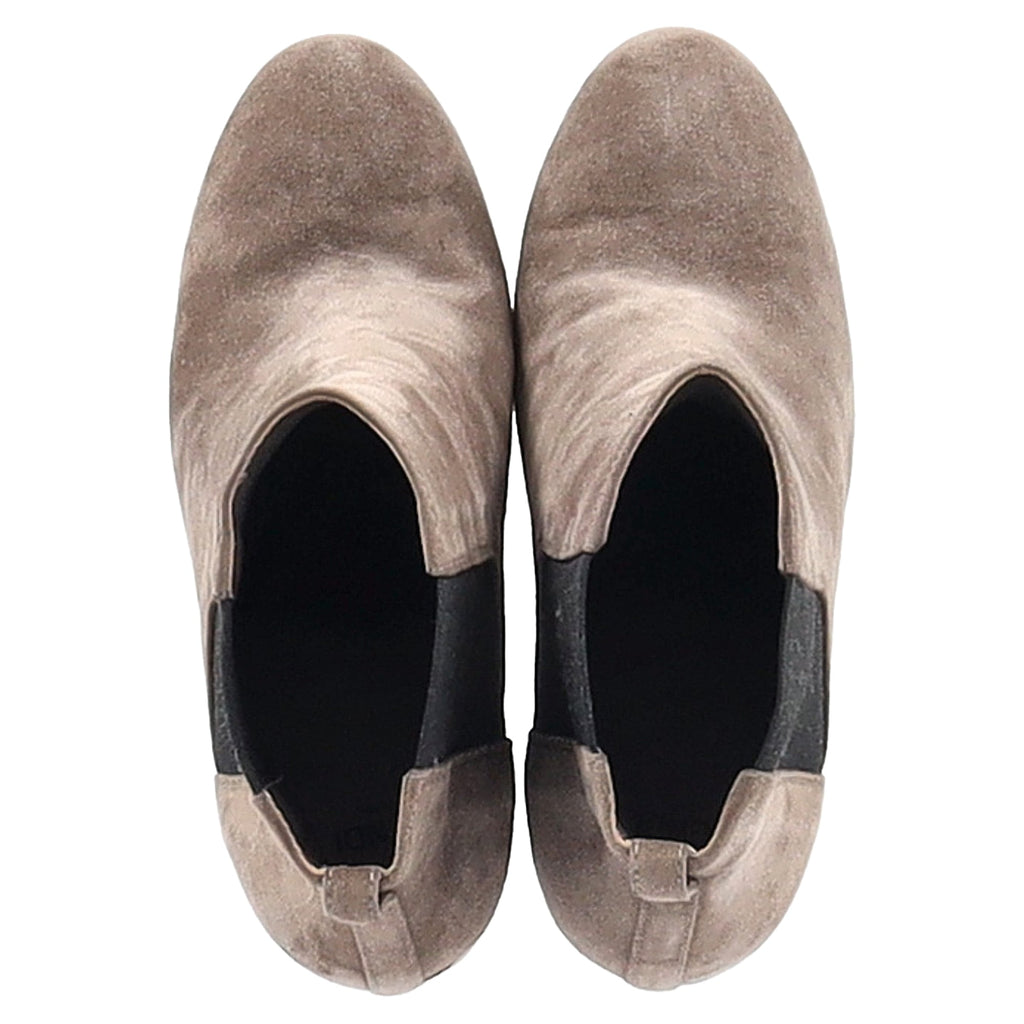 Fendi High-Heeled Chelsea Boots in Brown Suede