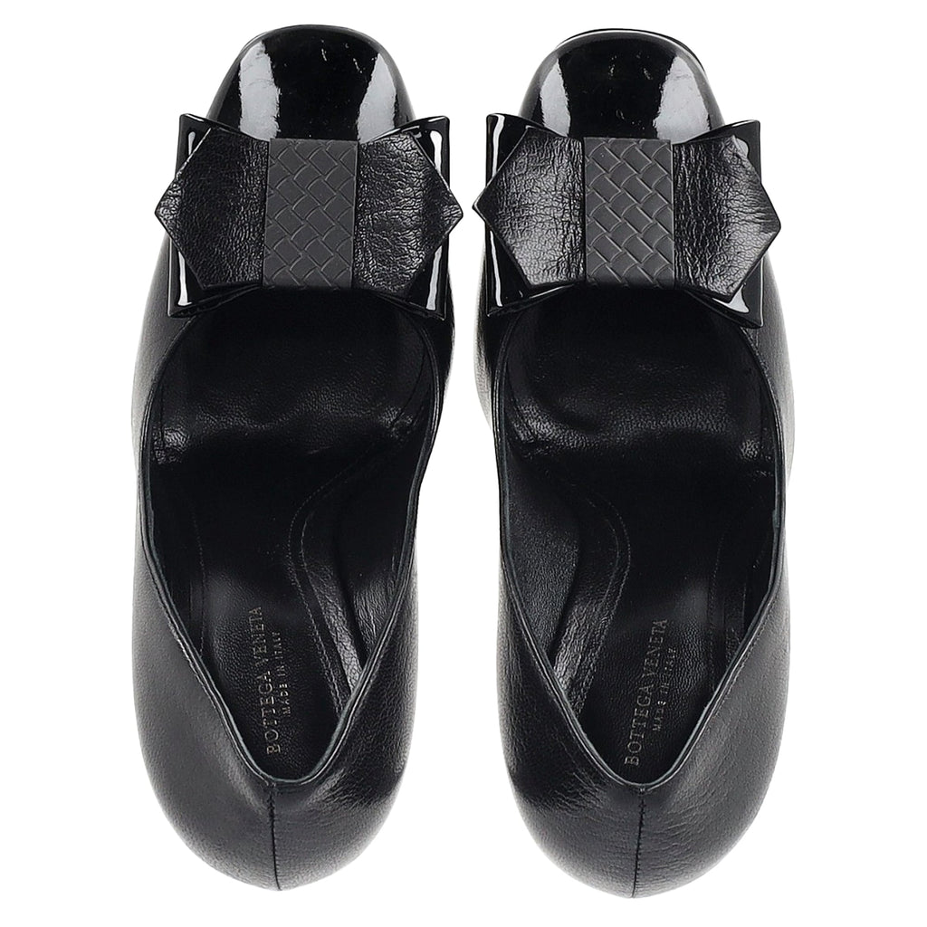 Bottega Veneta Bow Detail Pumps in Black Leather