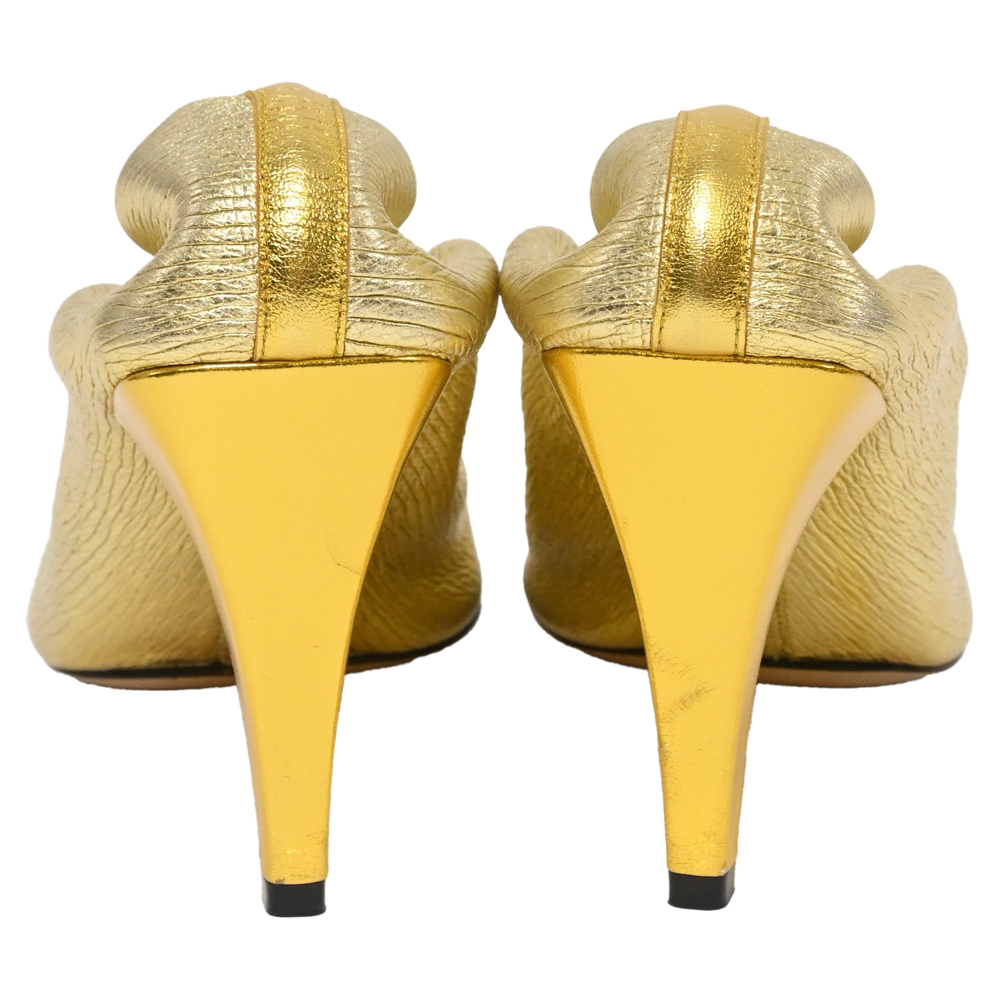 Bottega Veneta Crunch Sharpei Pumps in Gold Leather