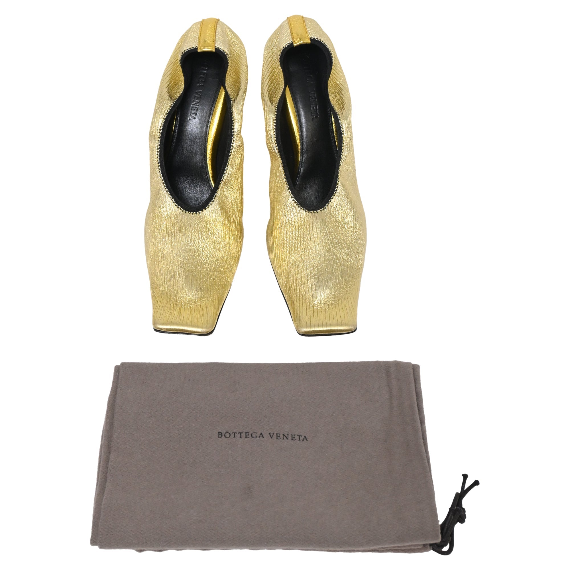 Bottega Veneta Crunch Sharpei Pumps in Gold Leather