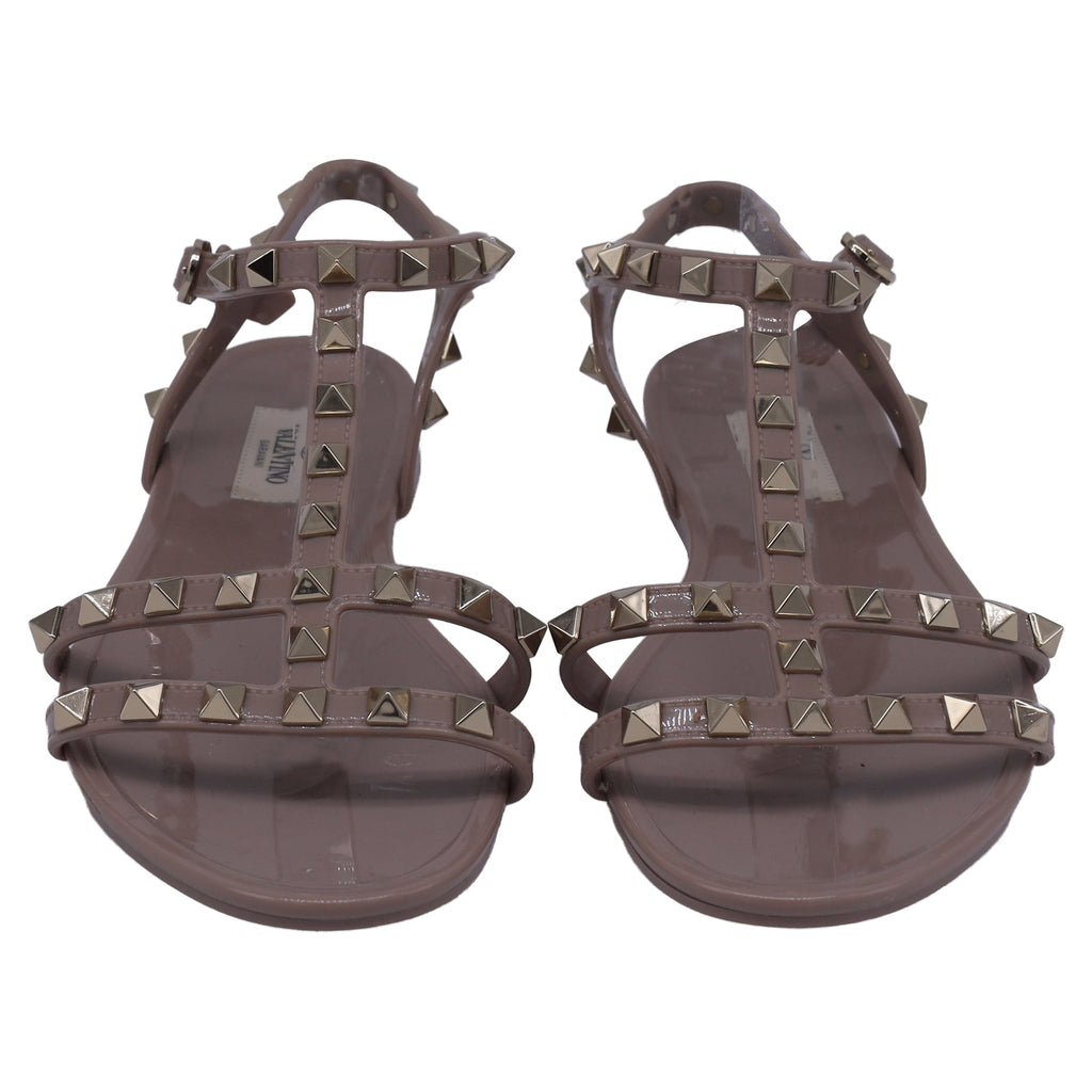 Valentino Garavani Rockstud Flat Sandals in Beige Rubber