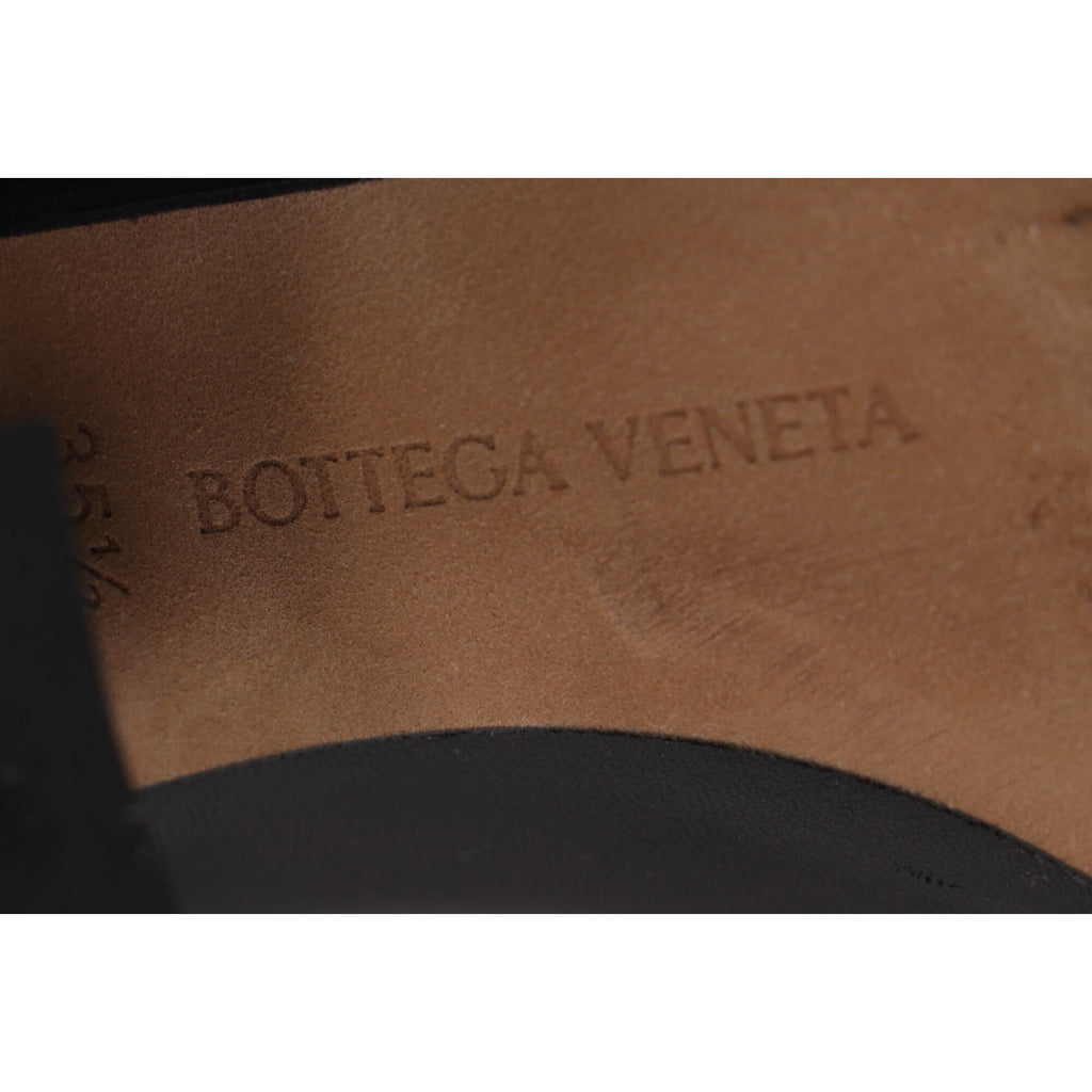Bottega Veneta Almond Pumps in Black Lamb Leather